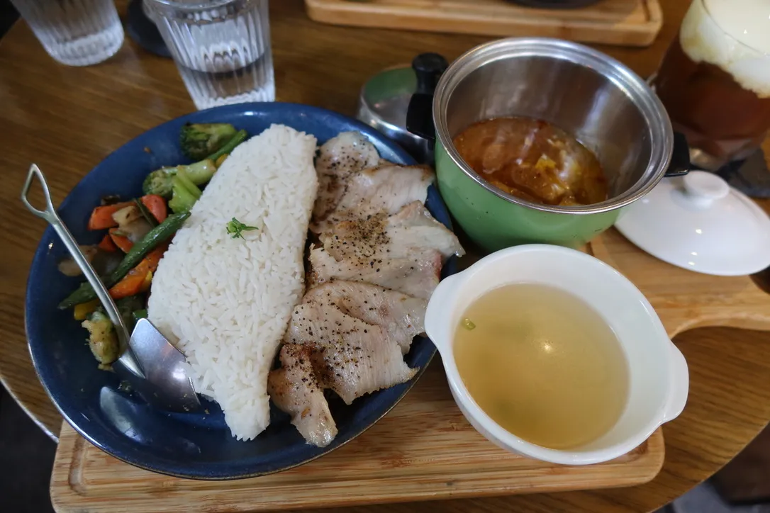 56F79989-E2EC-419A-930F-3BBBDCBC31C8_1_105_c