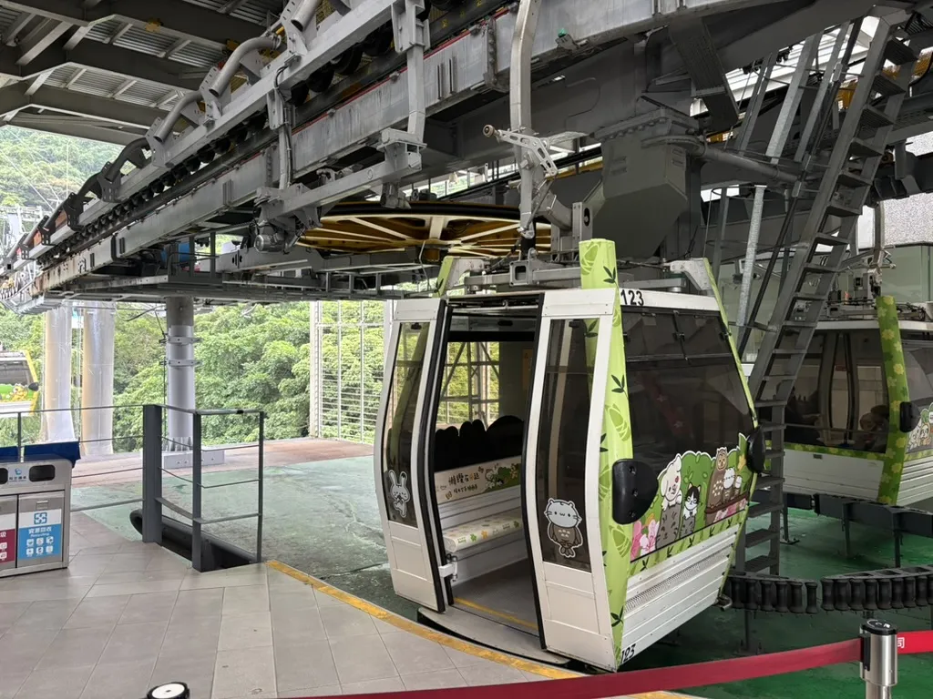 A35C90E1-CED6-46F4-876C-E7ADFEA60BF8_1_105_c