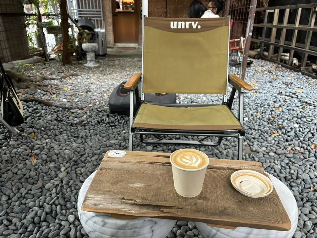 A6BB0514-8648-4E19-8A7B-DB6C44BBFF3F_1_105_c