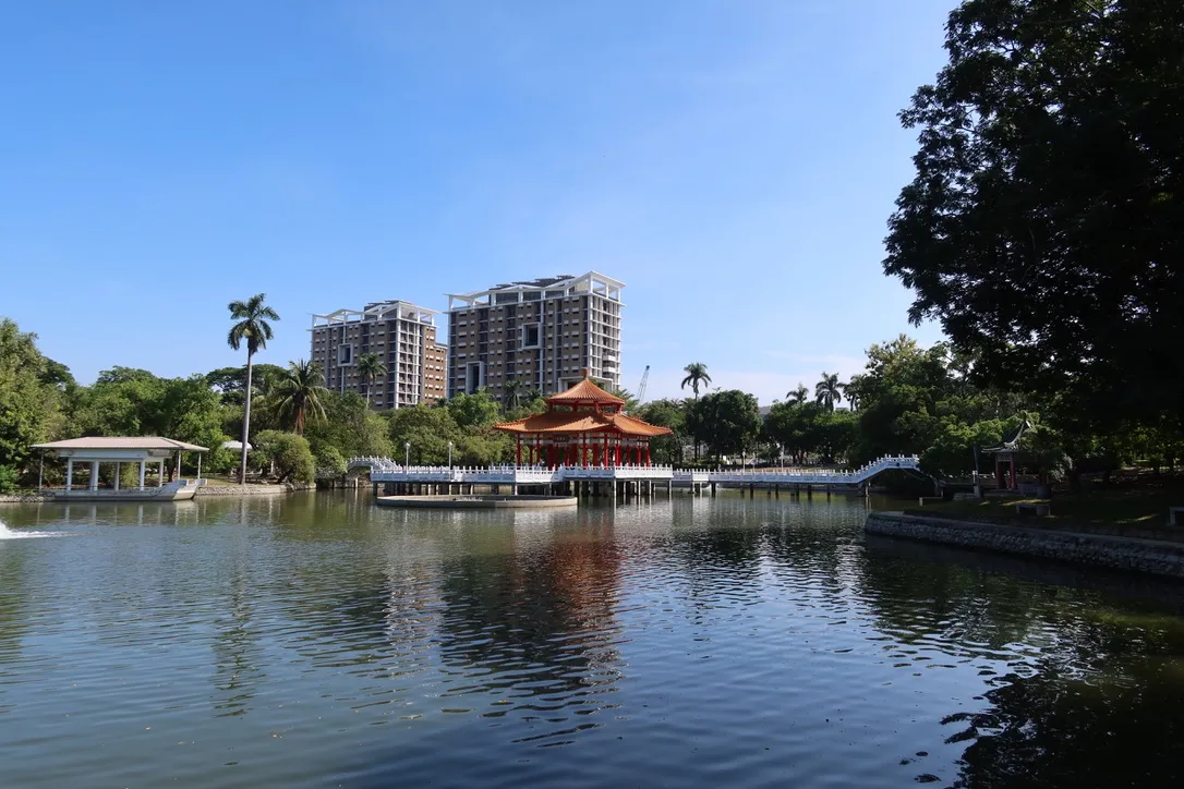 C775948A-76E0-478B-8376-5B3C0A86D6EB_1_105_c