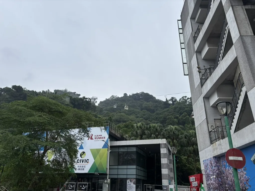 C82F4184-14EF-47C3-9064-6595C42F86C8_1_105_c