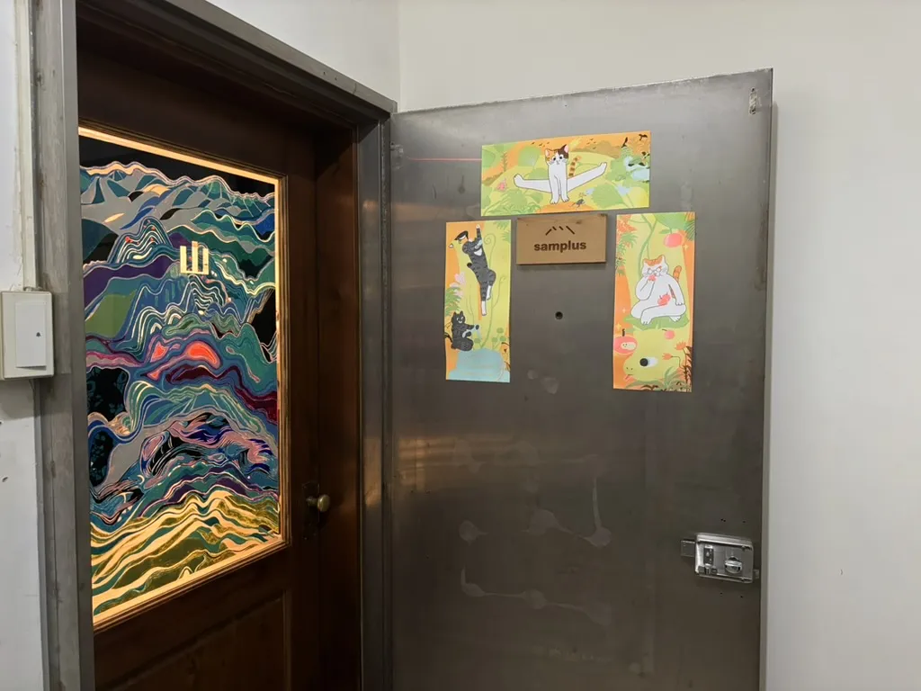 EFE480CF-3F2D-400F-801C-1D65F8711B70_1_105_c