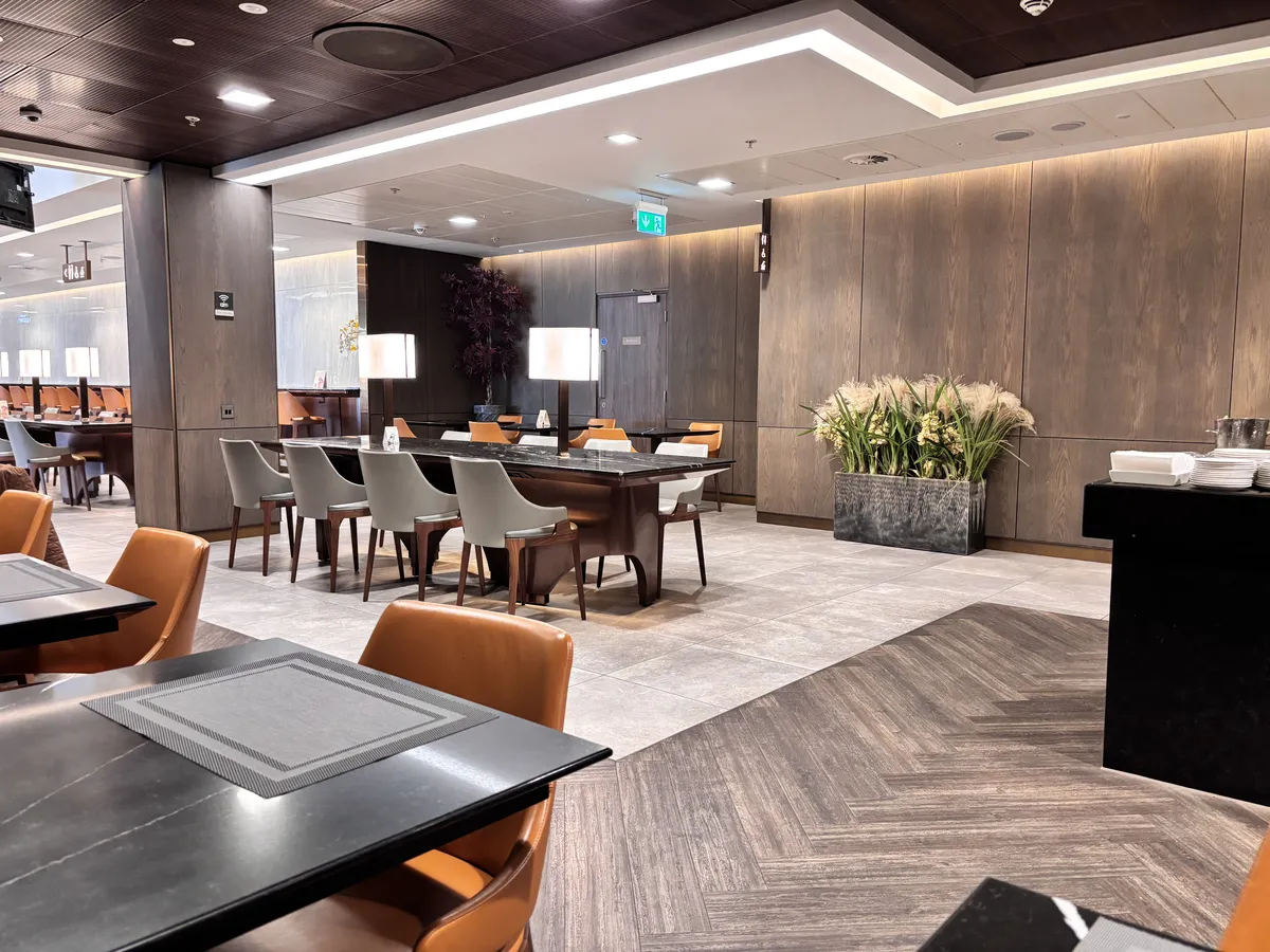 0 SIN Lounge C
