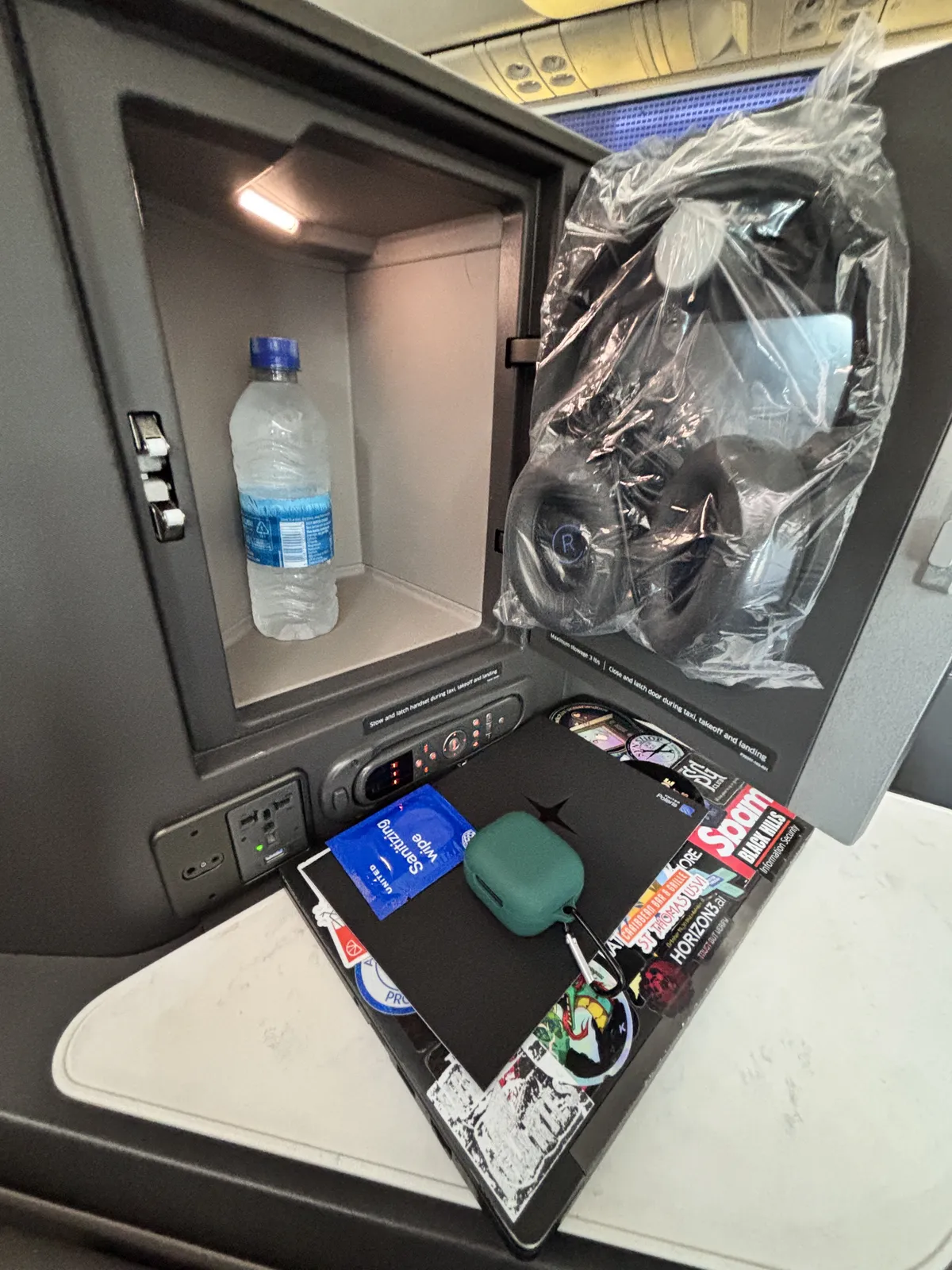 1 Seat Amenities