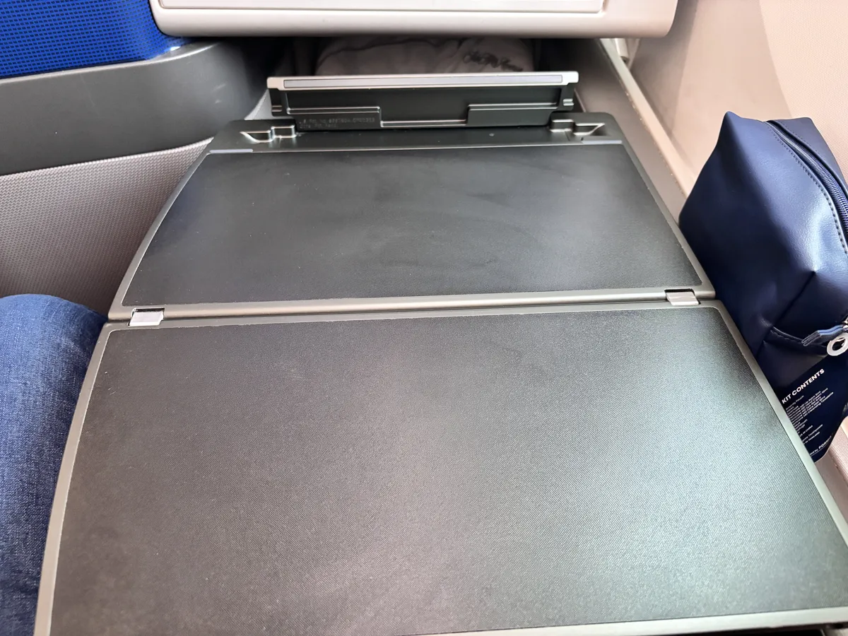 1 Seat TrayTableExt