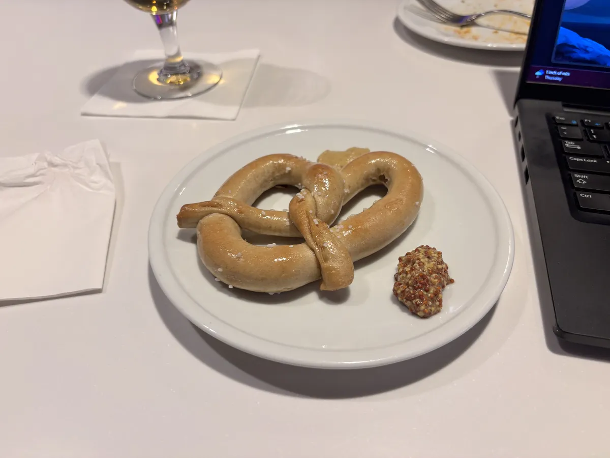 LoungeFood2