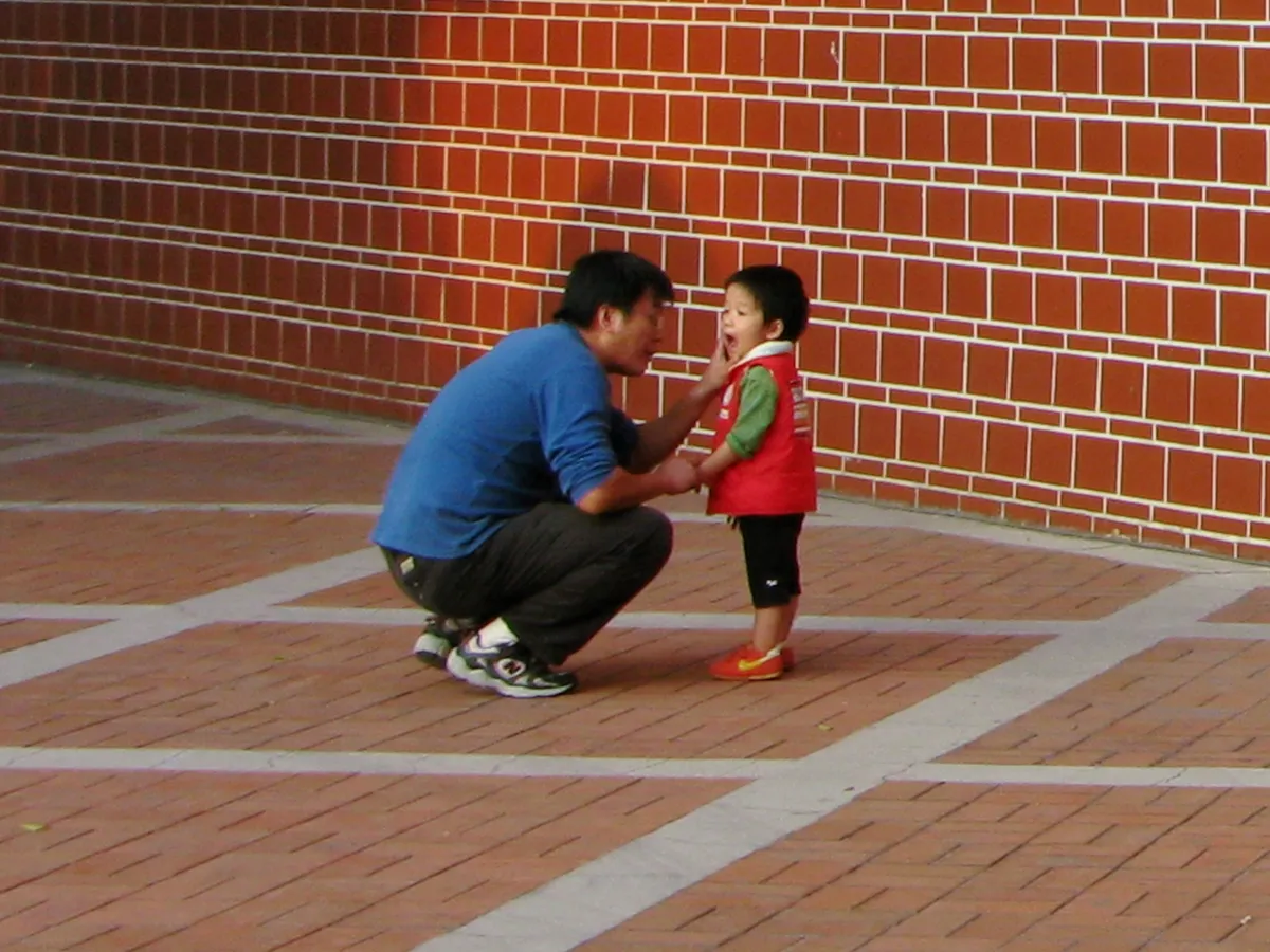 open-mouth-lion-detail