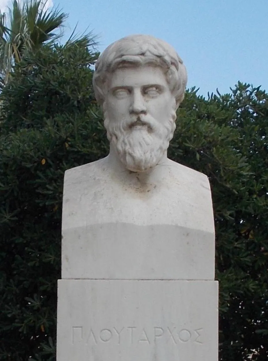 上图：普鲁塔克（Plutarchus/Plutarch，主后46年-120年）是生活在罗马时代的希腊作家，无论基督教或是非基督徒作家都推崇其作品。普鲁塔克的著作颇为完整地保存在拜占庭的图书馆，其传世作品的数量在古代作家中数一数二。他的作品在文艺复兴时期大受欢迎，莎士比亚不少剧作都取材于他的记载。他说：有德行的妇女「应当谨守，有外人在场时，不说话……妇女要说话，就对丈夫说，或透过丈夫荐言」（引自Advice to Bride and Groom, 31-32）。