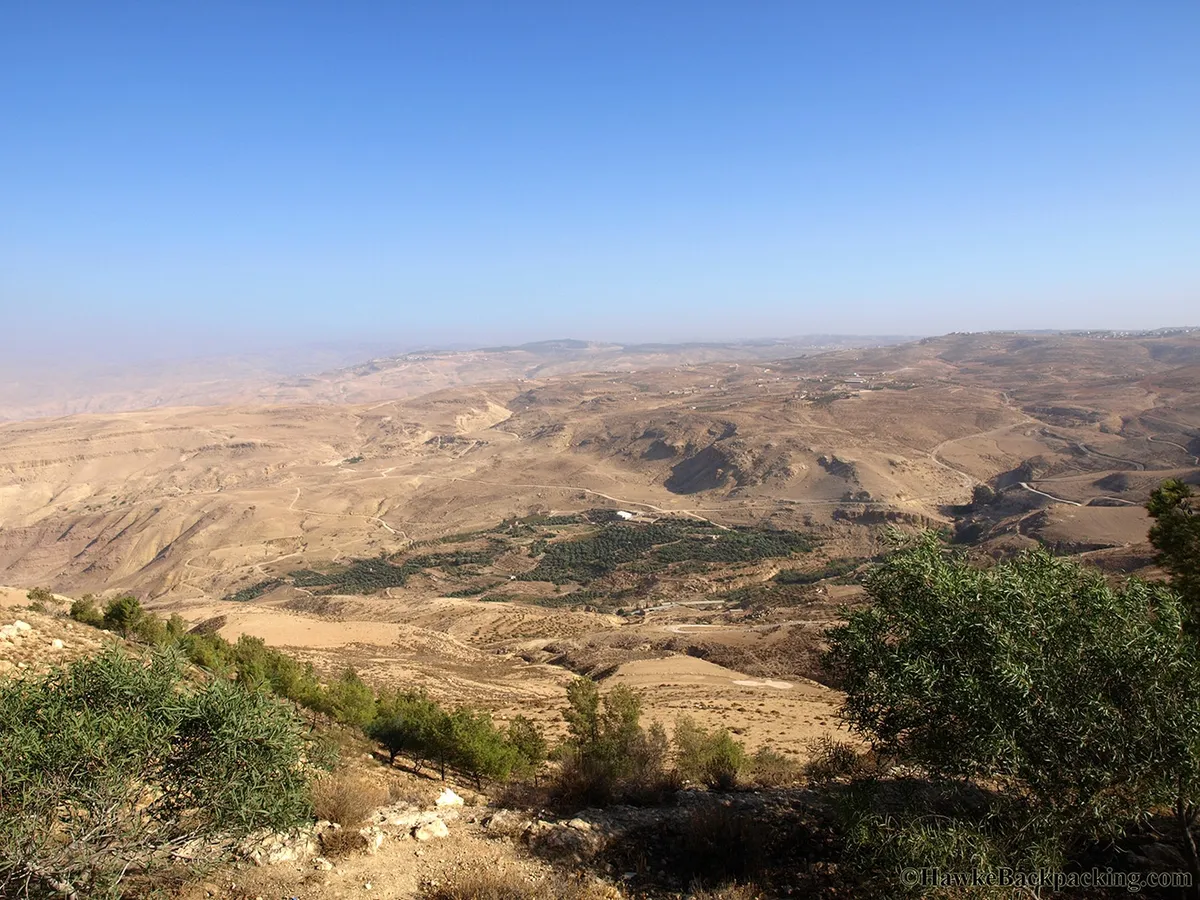 上图:从毗斯迦山俯瞰摩押平原的巴力·毗珥。