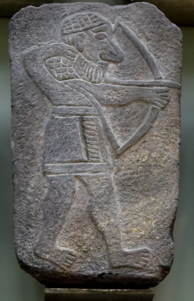 上图:主前10世纪的亚兰弓箭手玄武岩浮雕,出土于叙利亚东北部的Tel Halaf。