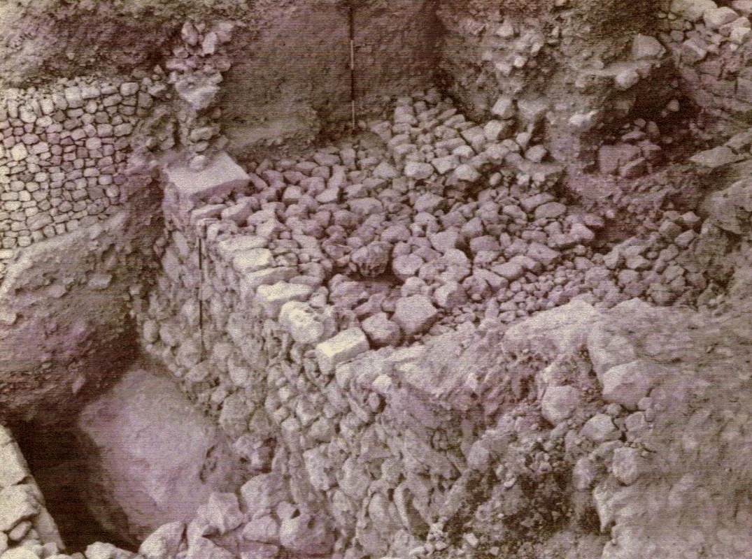 hezekiah-mid-slope-wall
