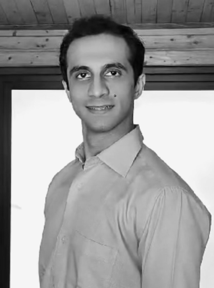 Nakul Bhalla Headshot 3