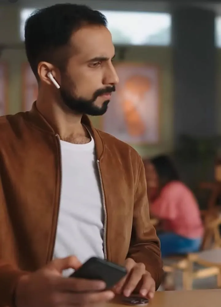 Nakul Bhalla Headshot 5