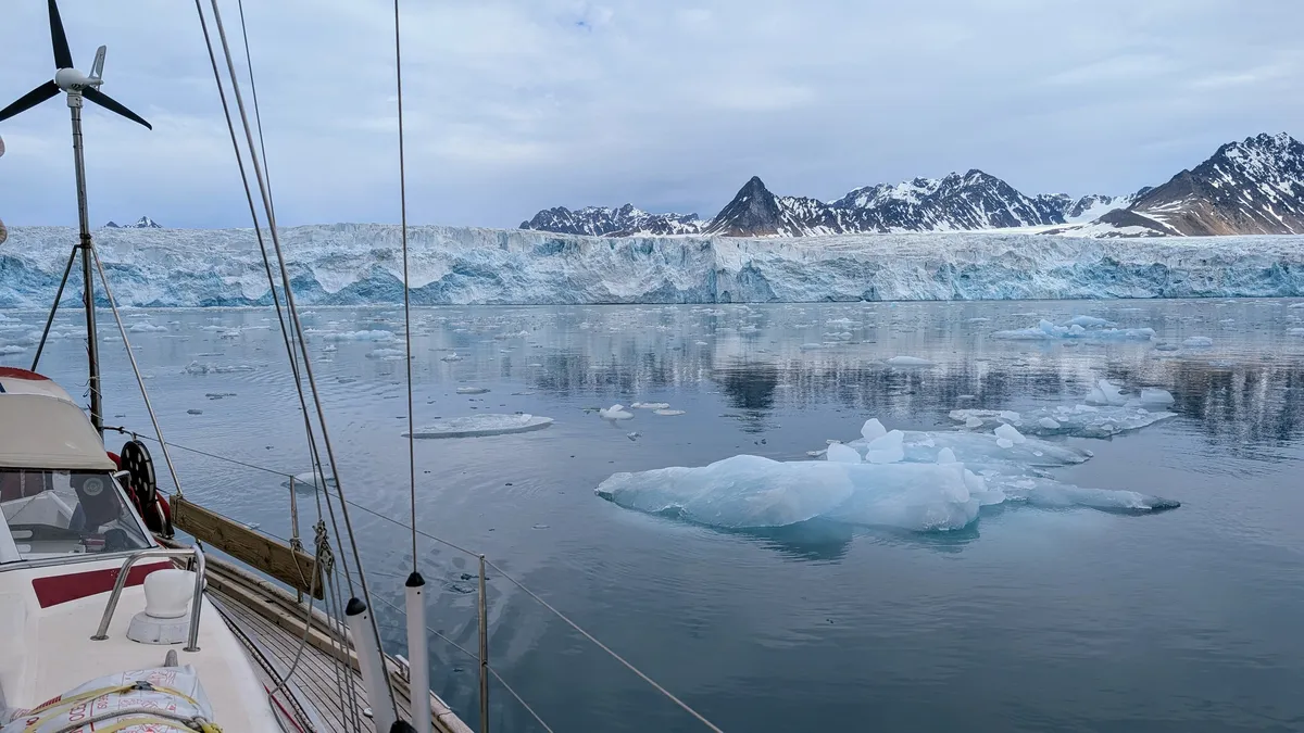 Glacier Lilliehookbreen
