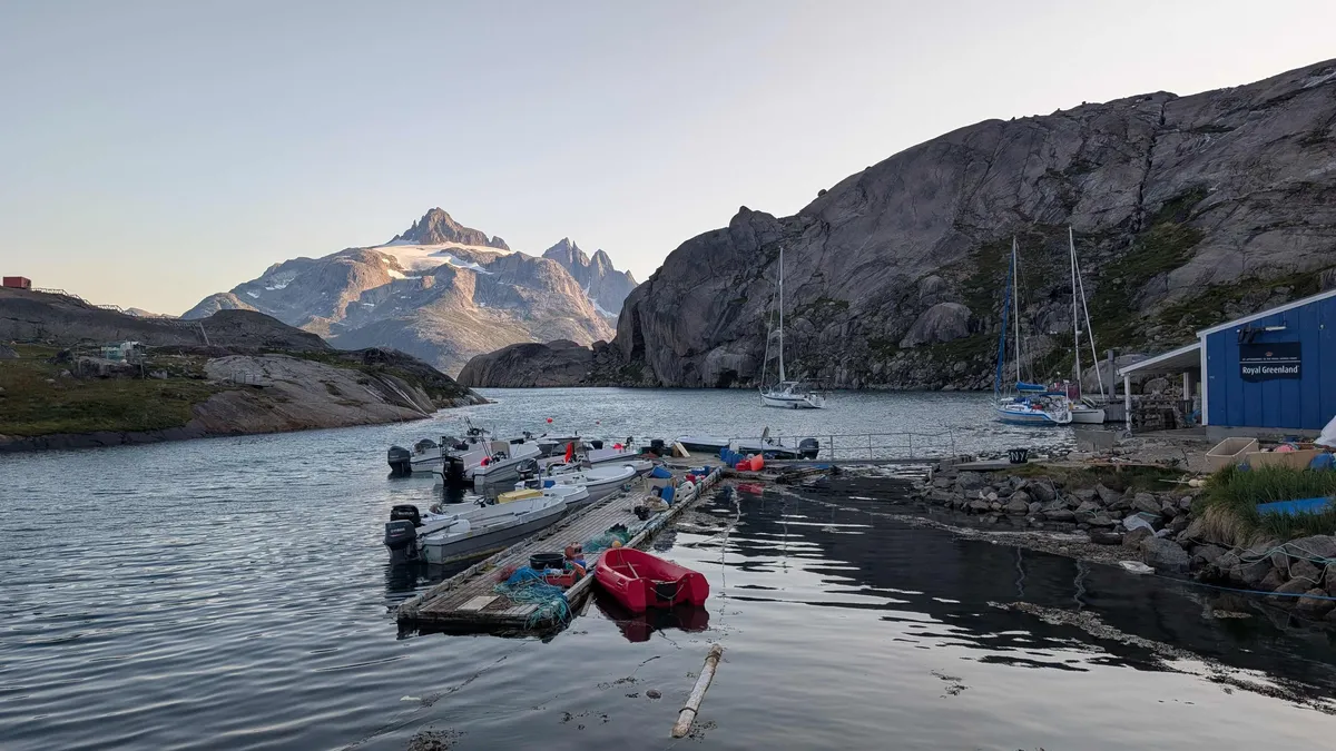 Aappilattoq harbour