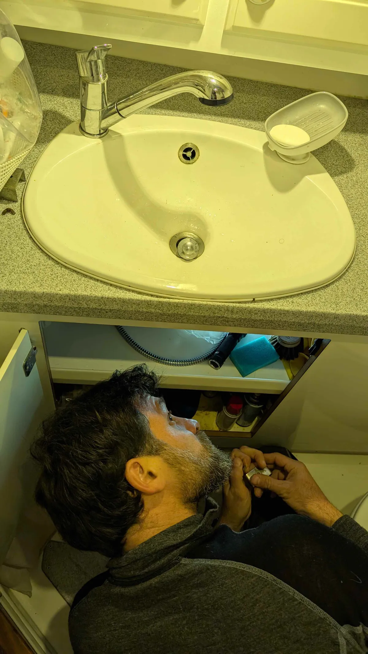 Stefano on the hot water pipe case