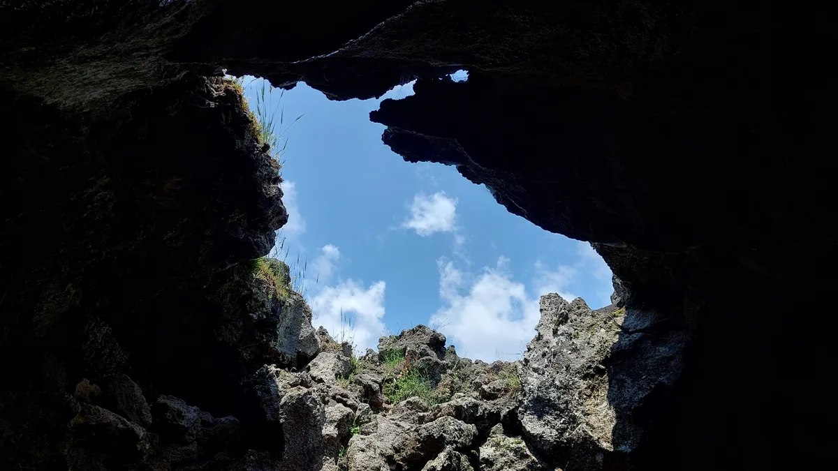 Catania-Hole