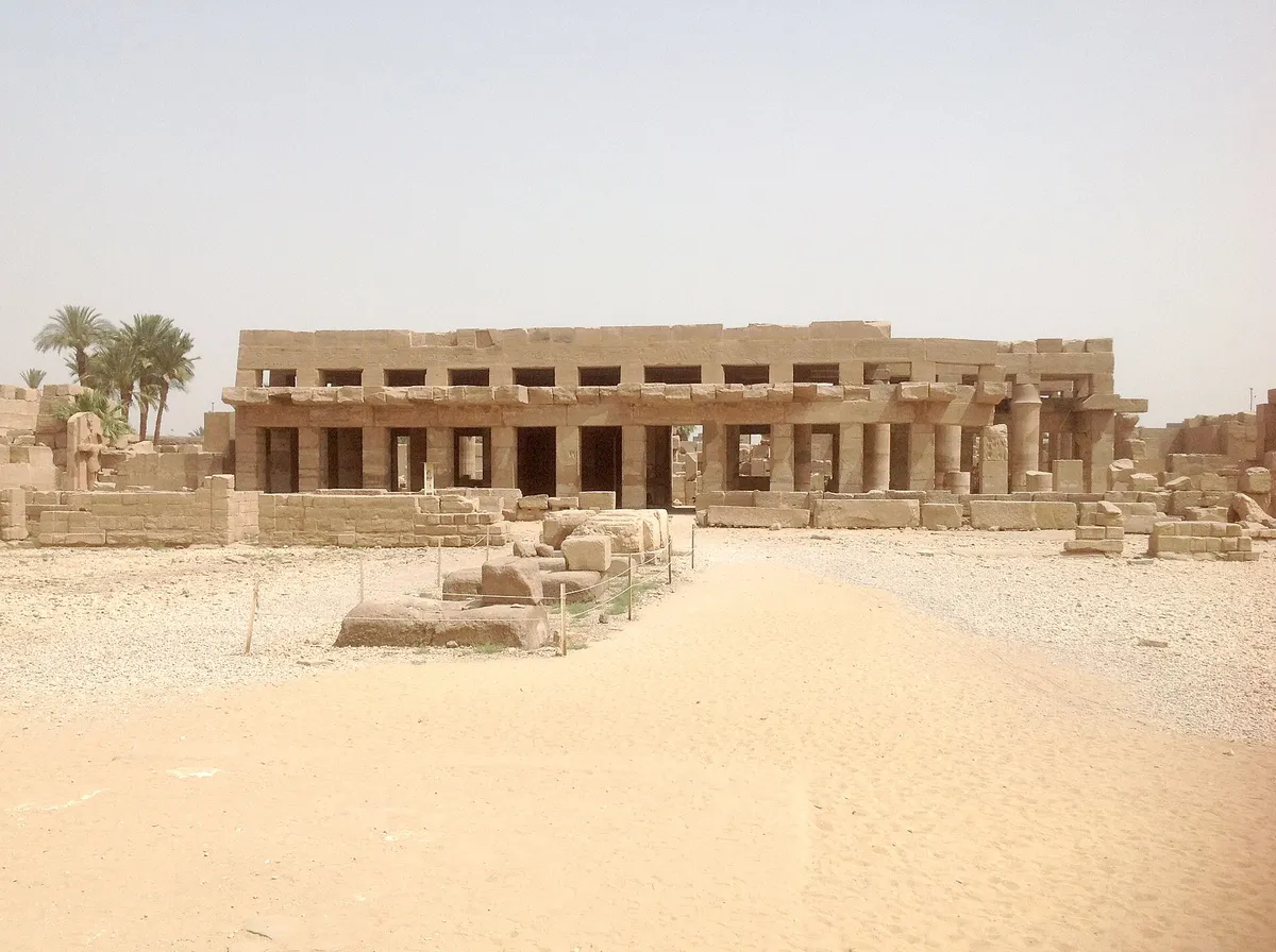 Festival_Hall_of_Thutmose_III_-panoramio(7)