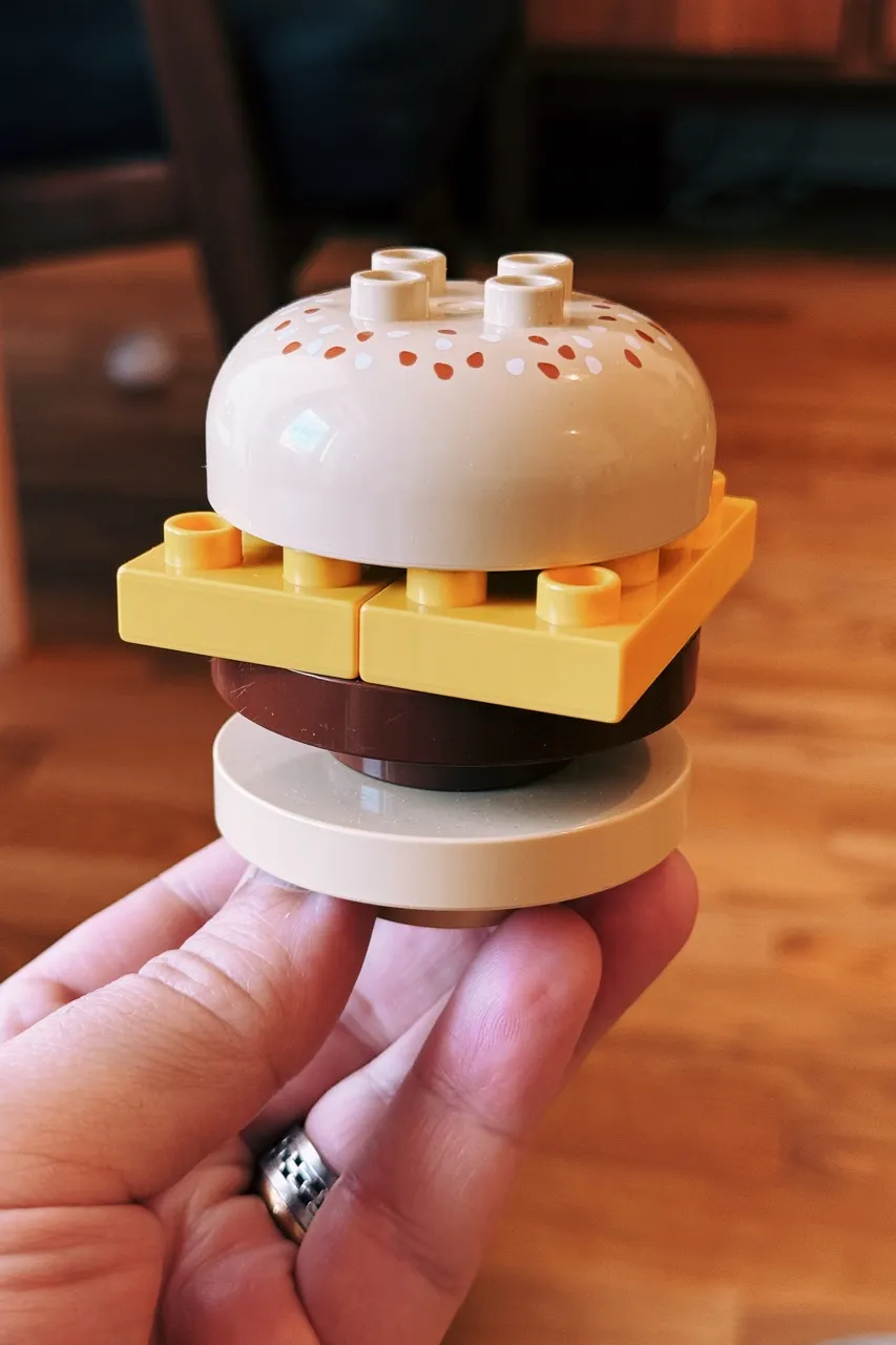 LEGO Cheeseburger