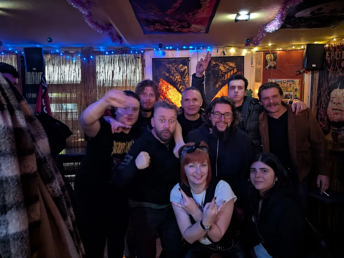 PXL_20251213_235233697