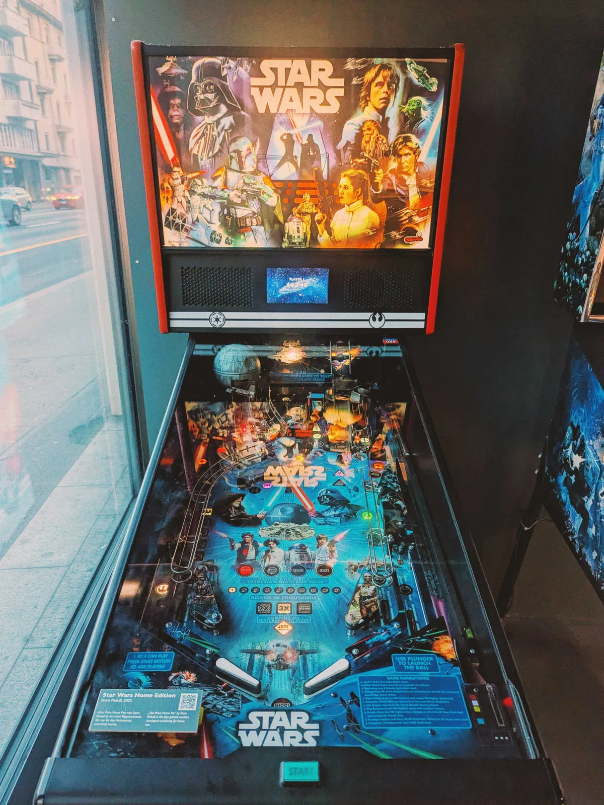 Star Wars-themed pinball machine with the cast from part V.