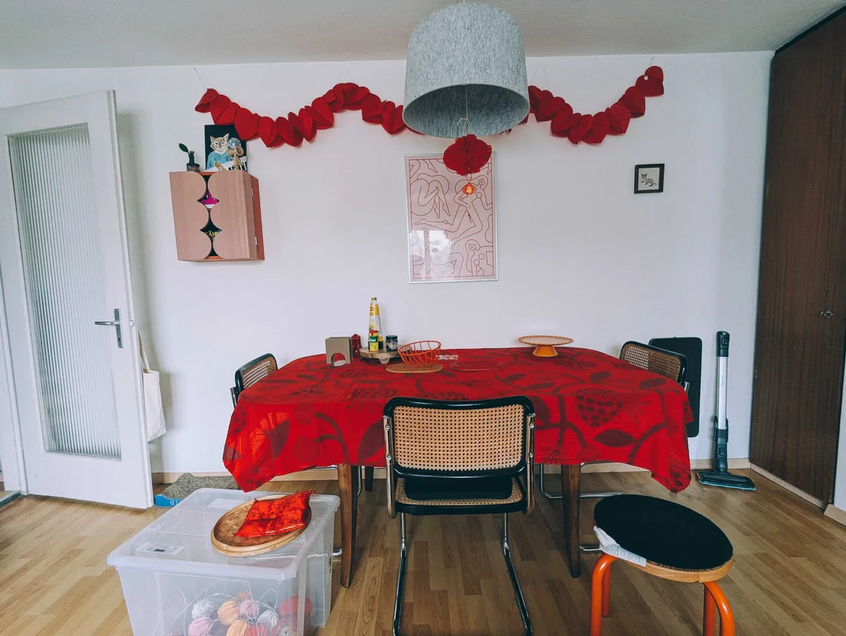 The table is now clutter-free, revealing decor befit for Spring Festival.