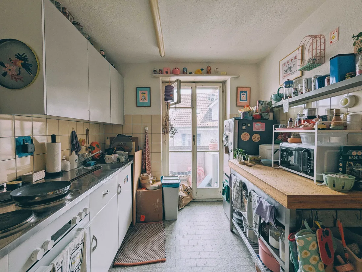 Kitchen counters clear of clutter!
