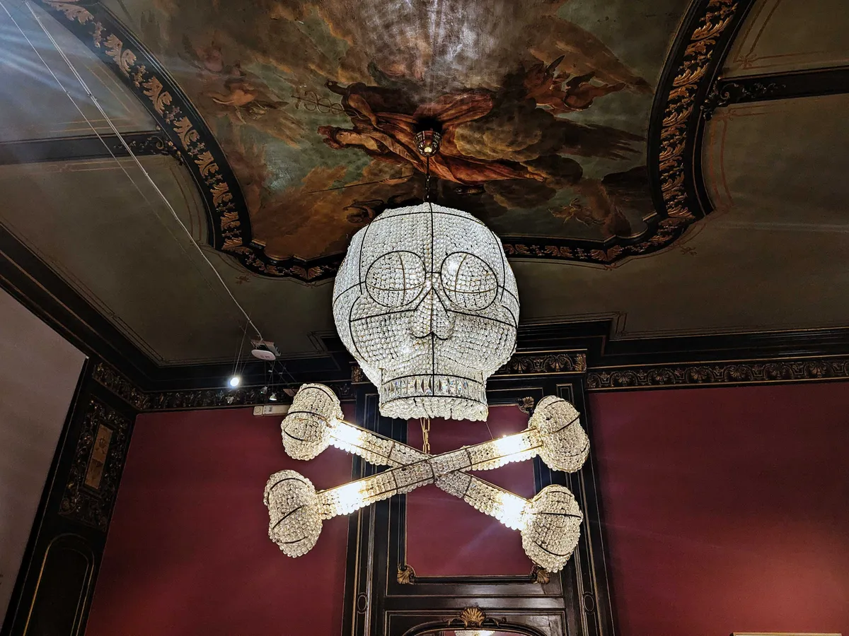 Chandelier in the shape of a skull and crossbones.