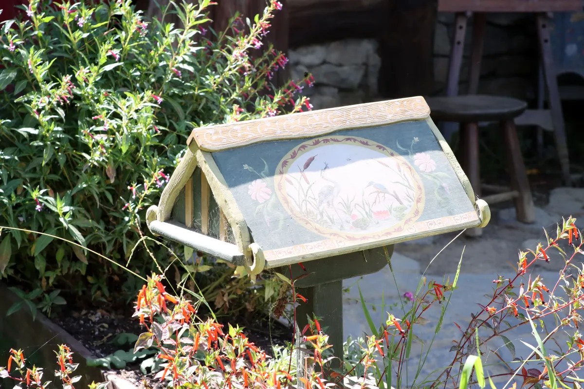 artist-postbox