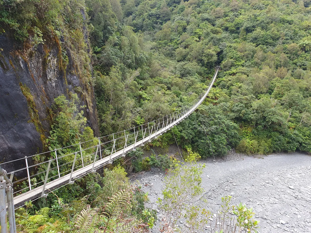 rope bridge roberts point track