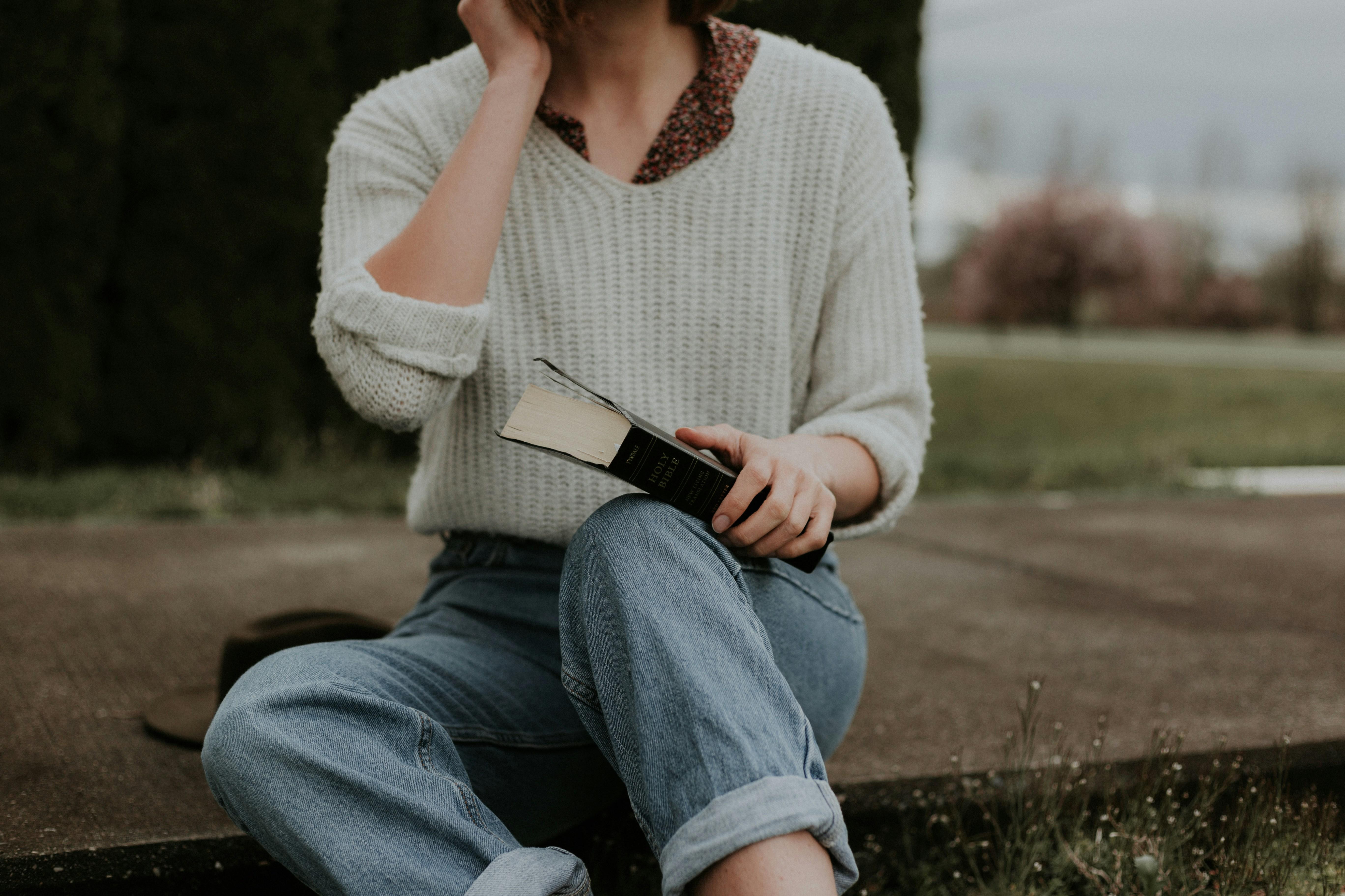 mujer_libro