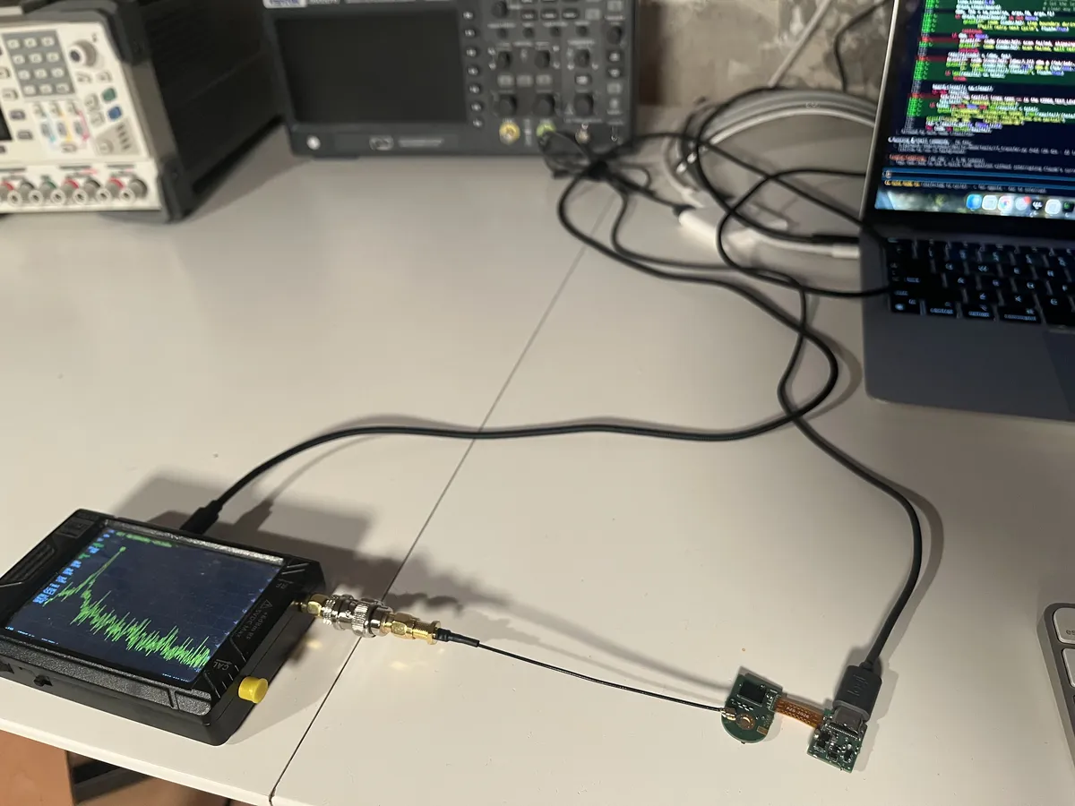 TinySA probing the RF output