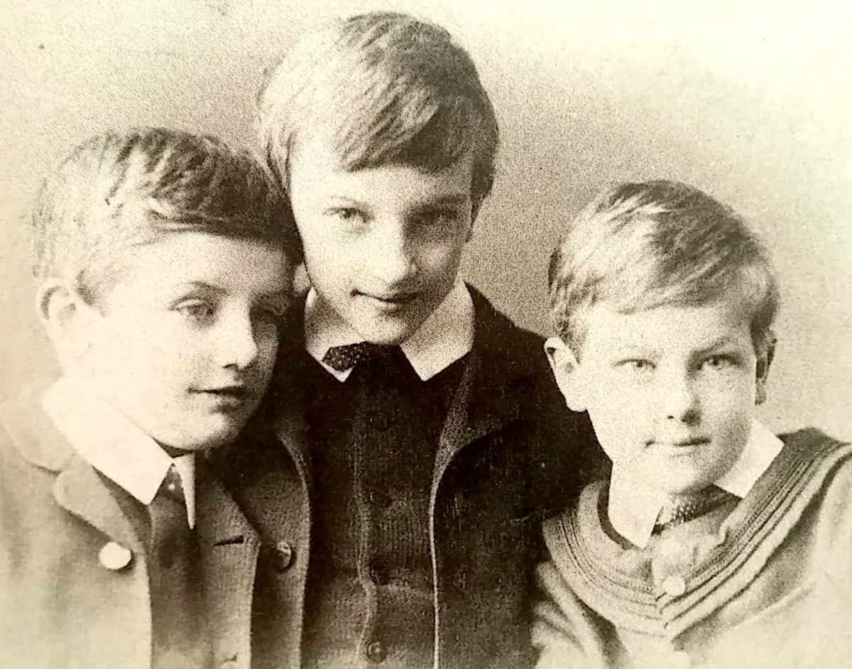 pg-wodehouse-with-older-brothers-1887-98bf92