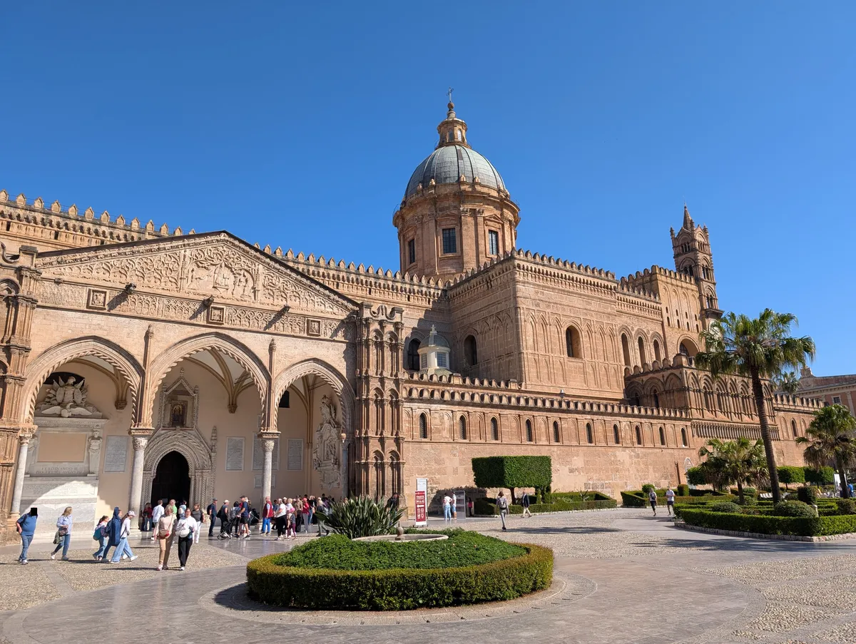 Left side view of Palermo Cathedral