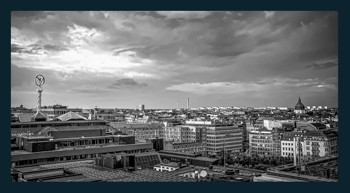 Grayscale on hover image, default and hover state