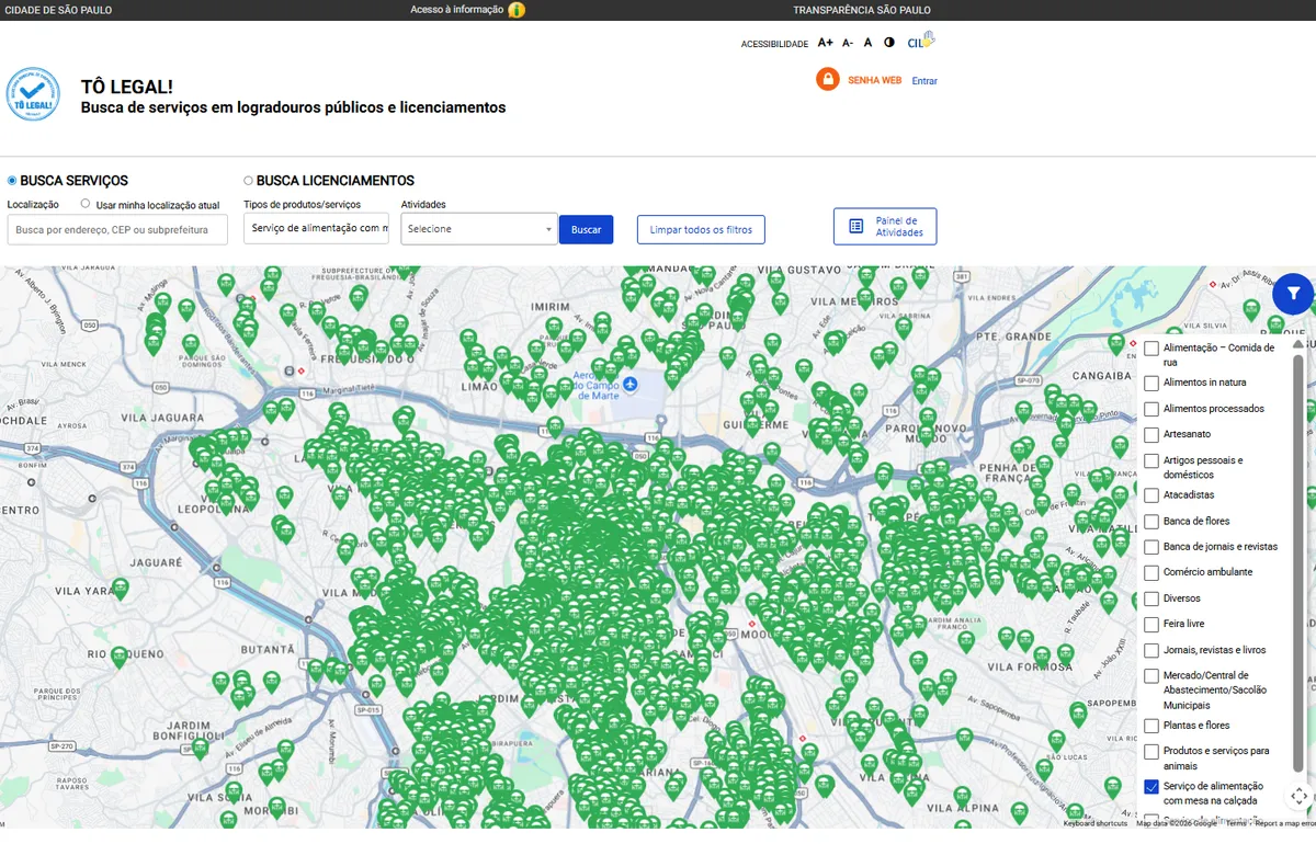 Captura de tela da seção do site Tô Legal da prefeitura onde mostra um mapa da cidade de São Paulo com múltiplos pontos verdes representando os endereços autorizados a instalar mesas, cadeiras e toldos nas calçadas.