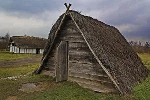 Grubenhaus_at_Bede's_World_Jarrow