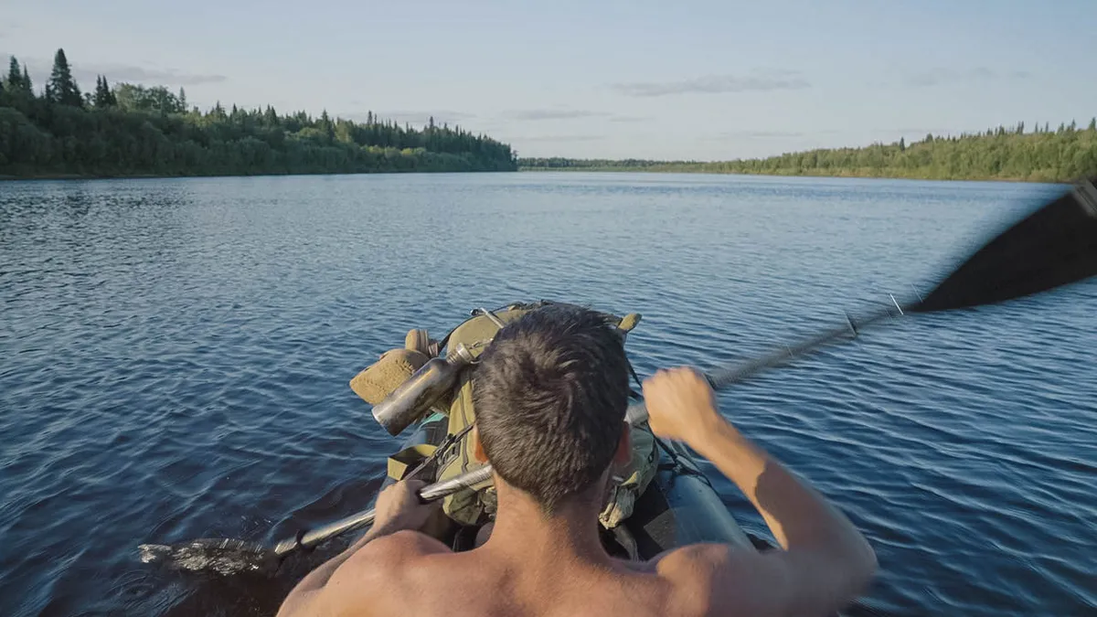 Naviguation canoë en Sibérie