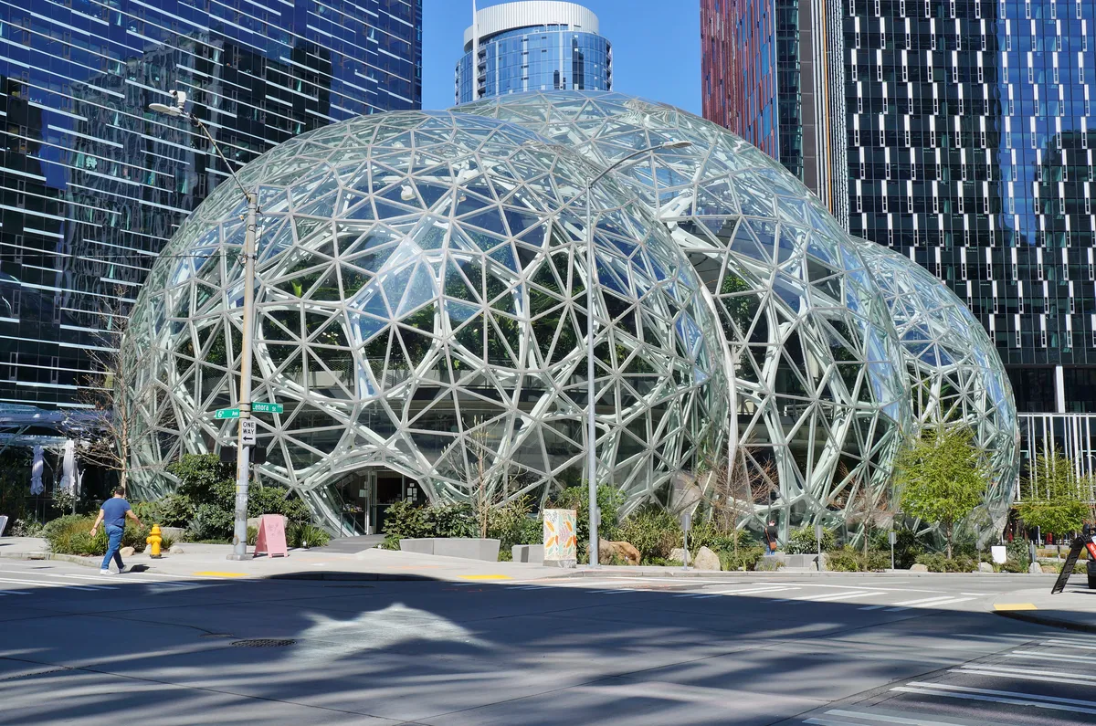 Amazon_Spheres_from_6th_Avenue,_April_2020