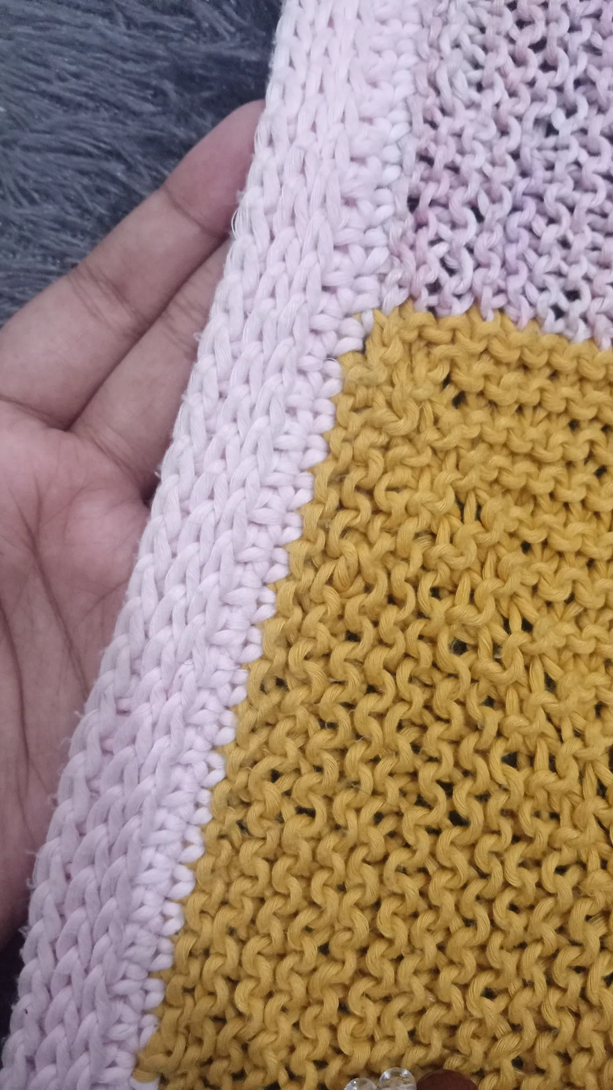 Detail border knit-like-crochet