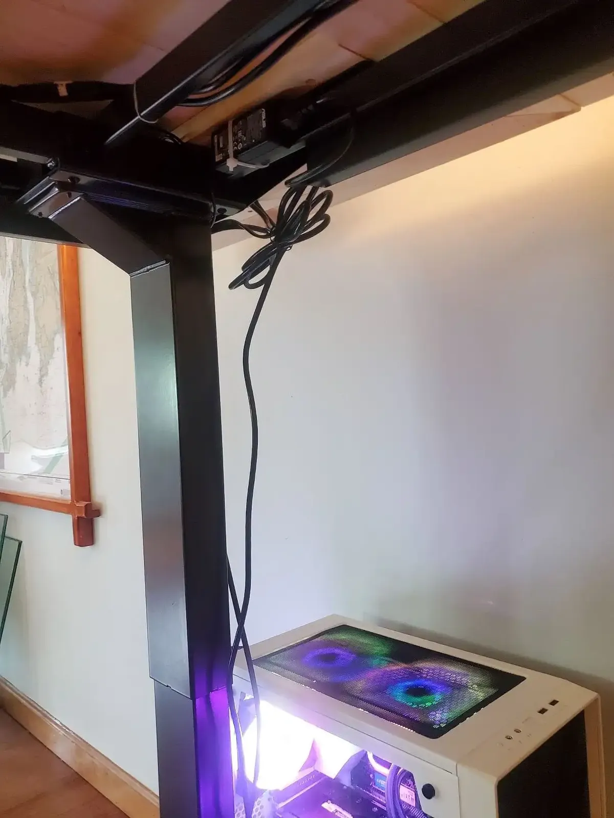 Extra-cable-length-down-the-sides-min