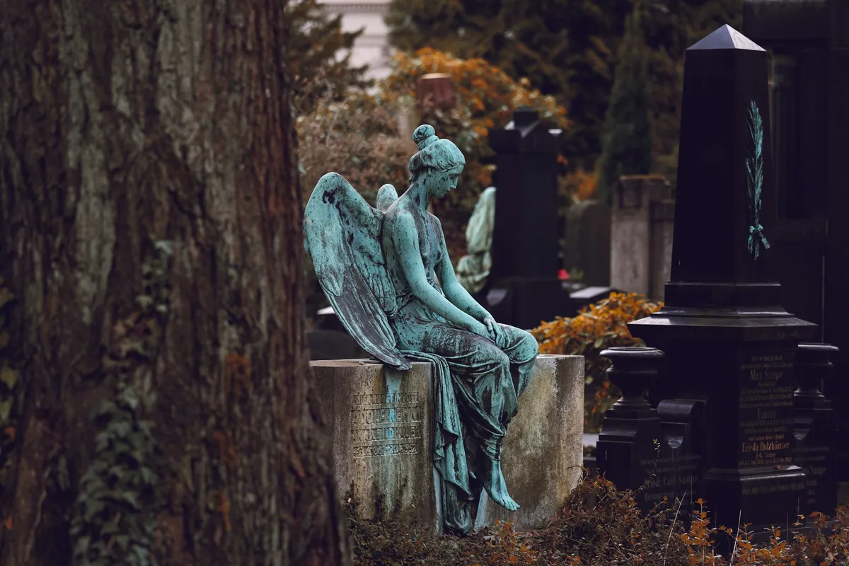 Angel Statue Photo
