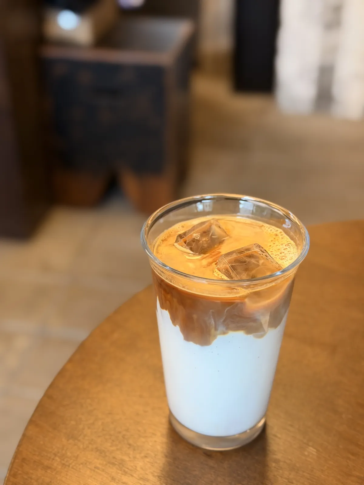看着菜单上写着「黑猫拼配」，我一问，店家果然用的是「乔治队长」的豆子