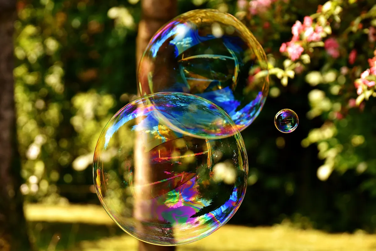 soap-bubble-2403673_1920