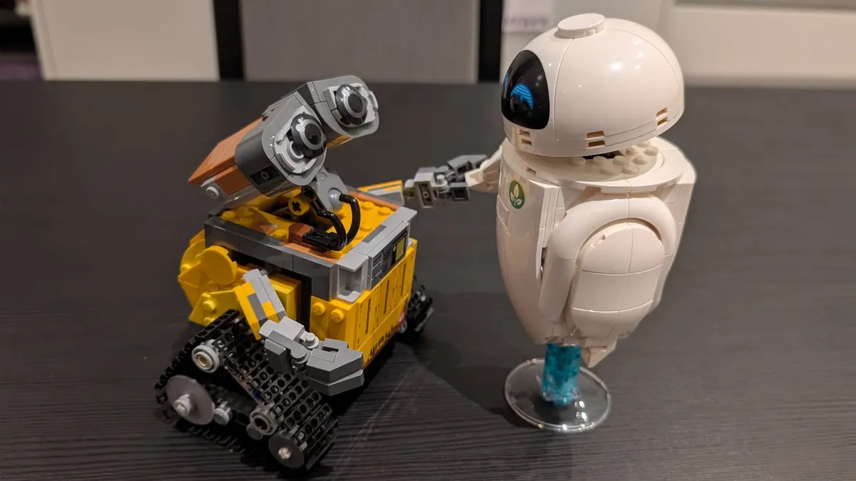 wall-e-eve-lego-68d26cea4d052