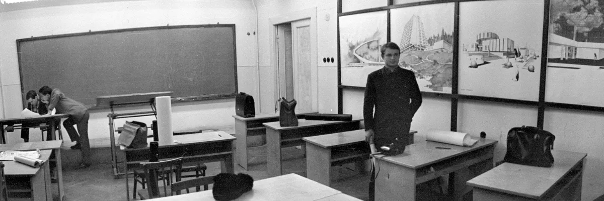 Image montrant des ingénieurs dans un bureau industriel.