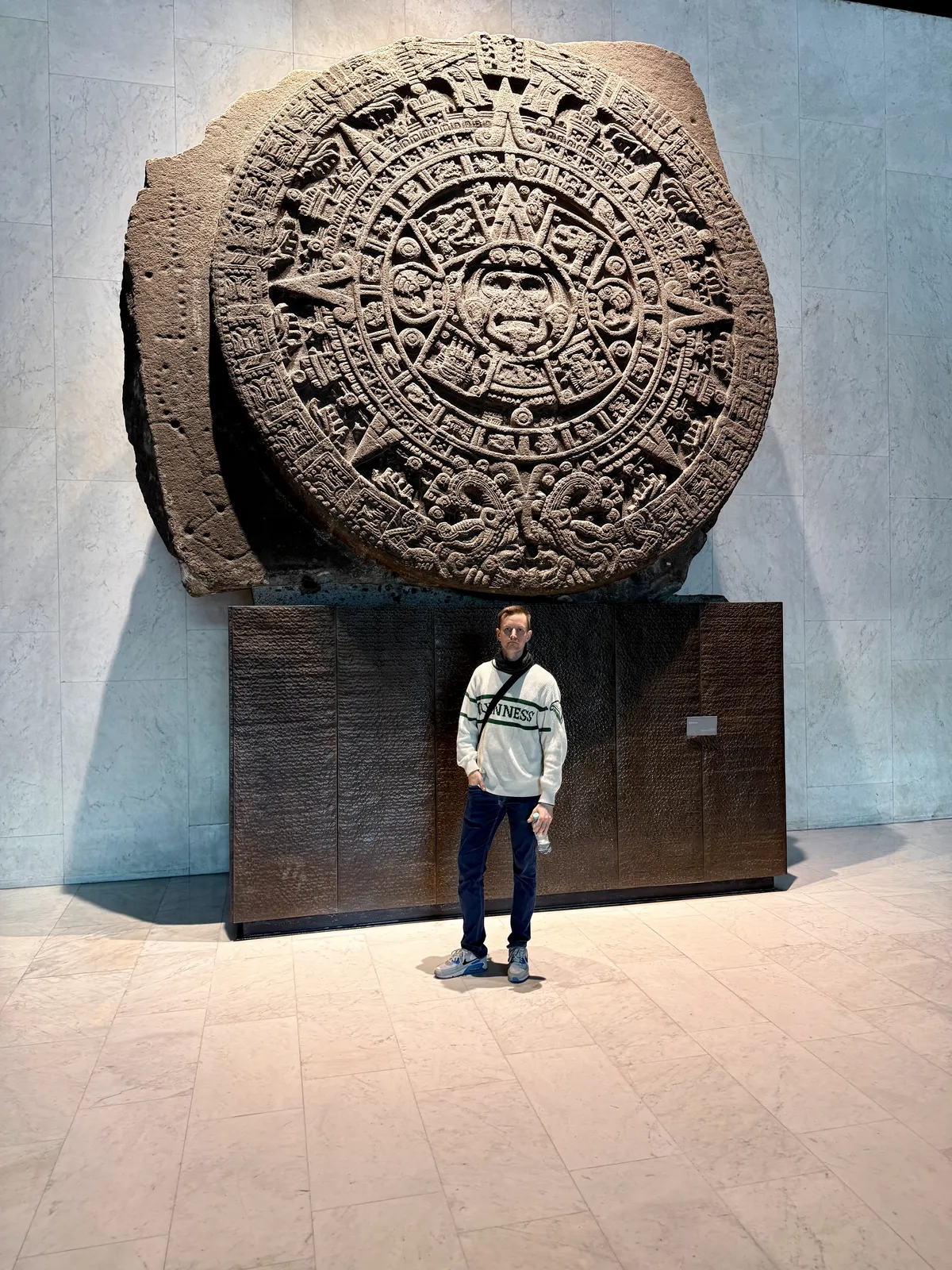 Stian in front of kalender