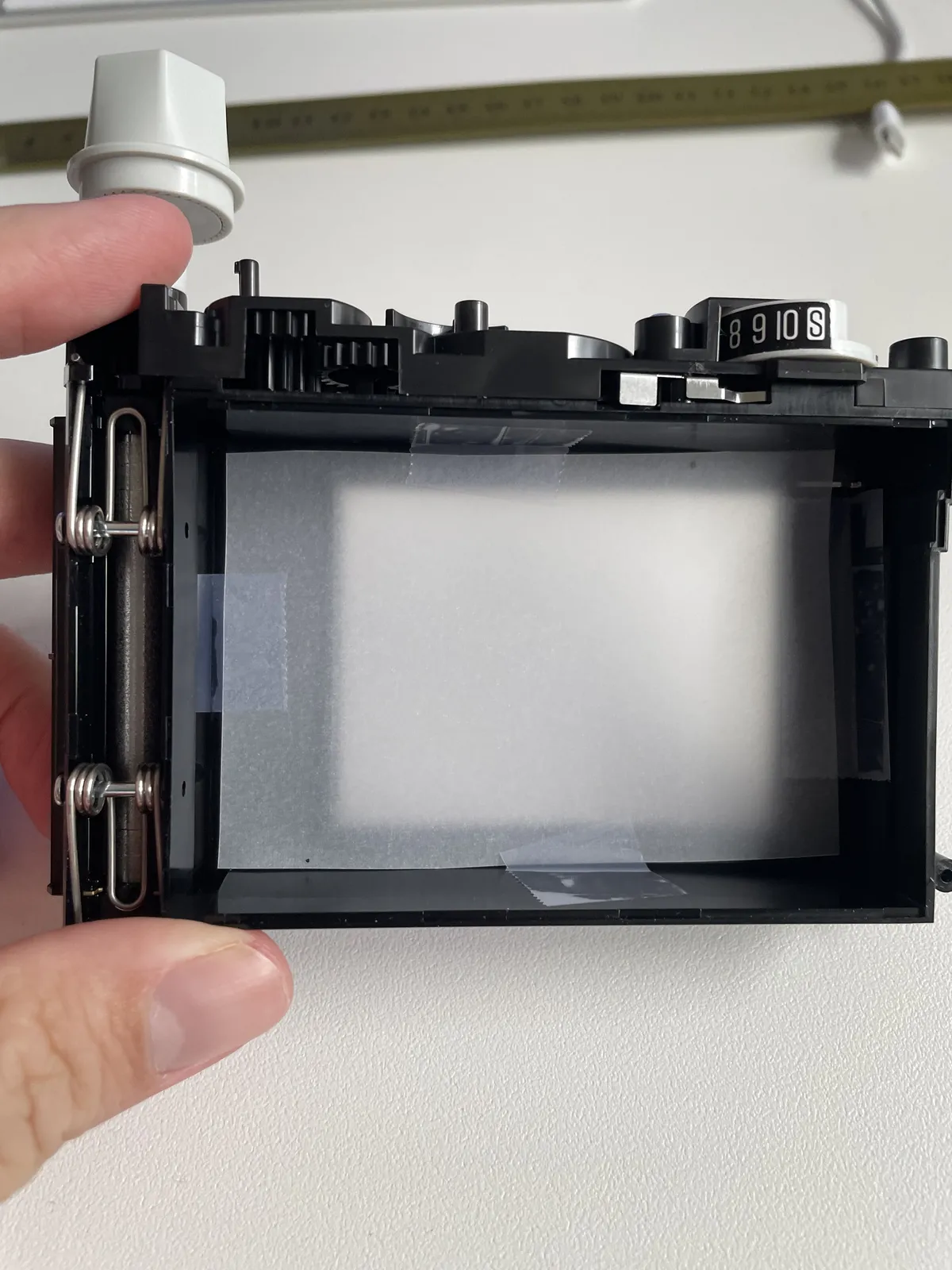 Tracing paper focusing screen