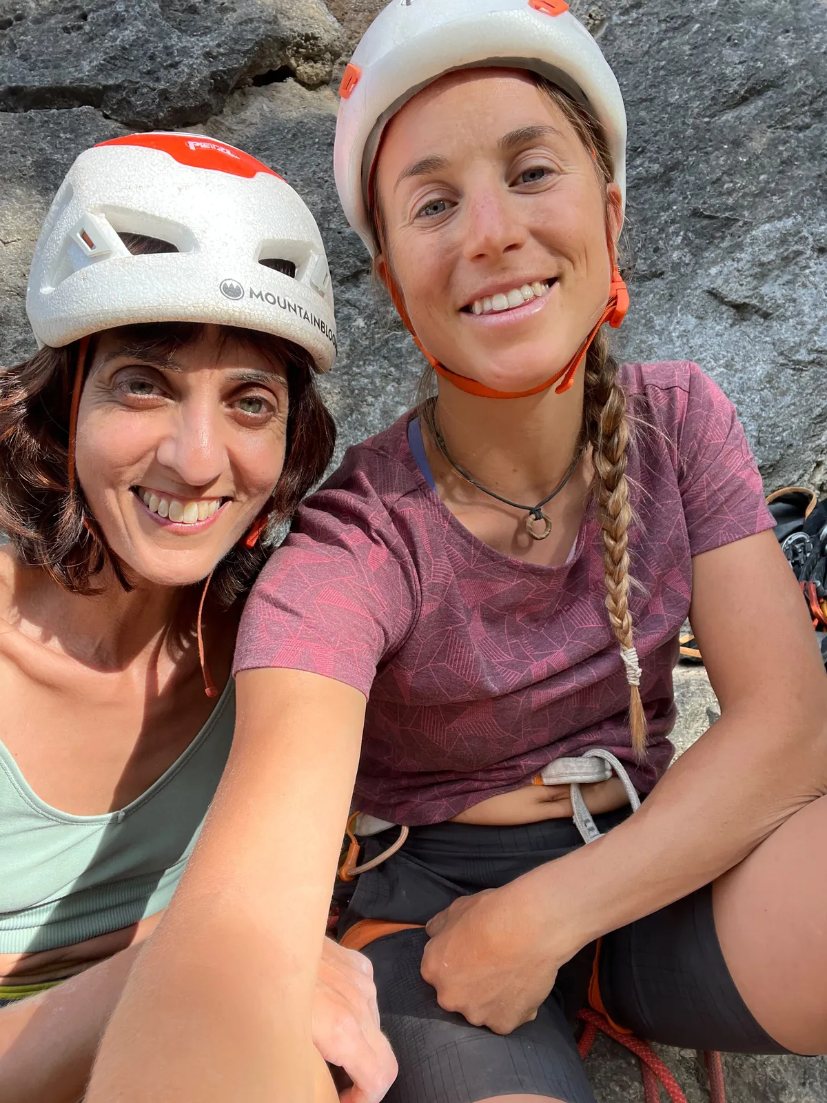 Federica Mingolla and Farha climbing in Valle d'Aosta