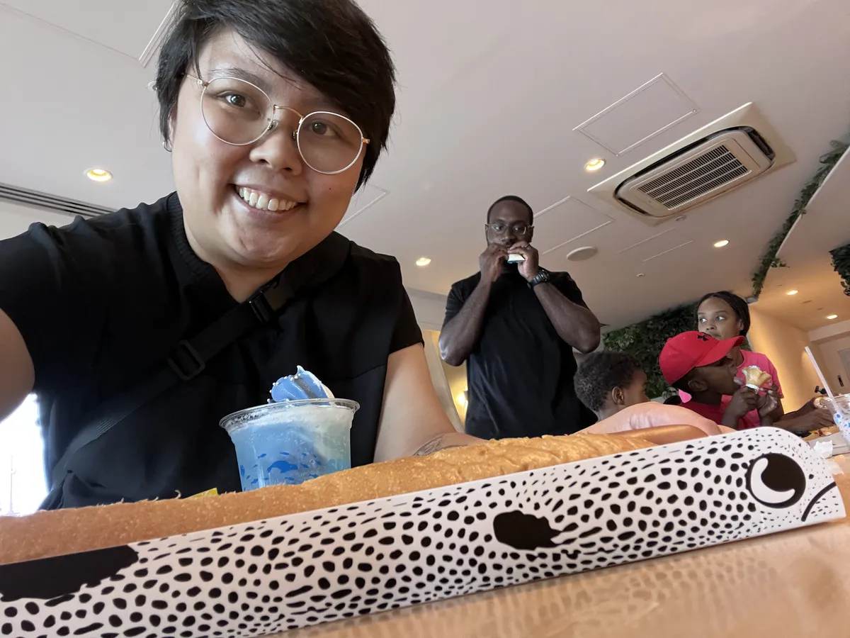 Tried to take a photo with this 38cm sandworm hotdog and accidentally took a selfie with a stranger instead